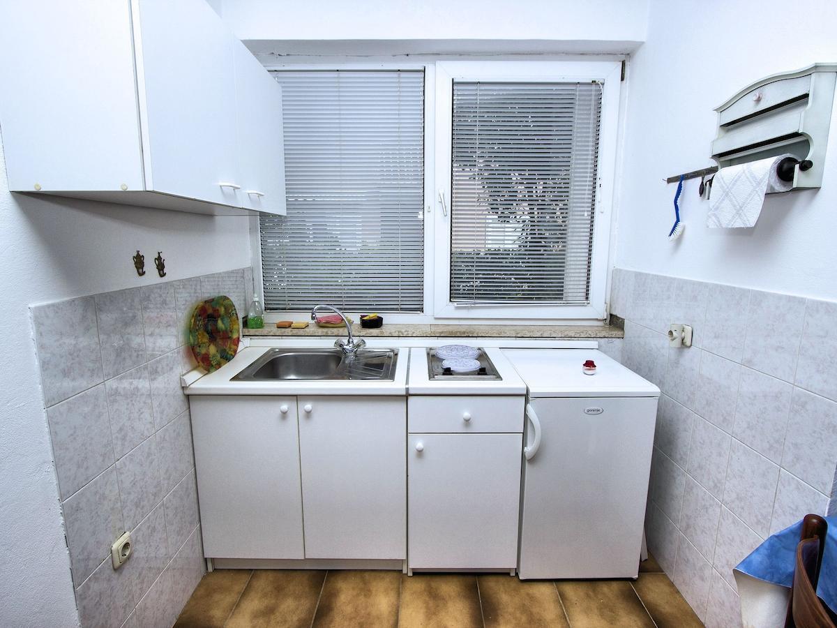 Tin Apartment