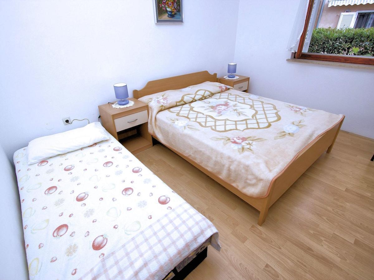 Tin Apartment *